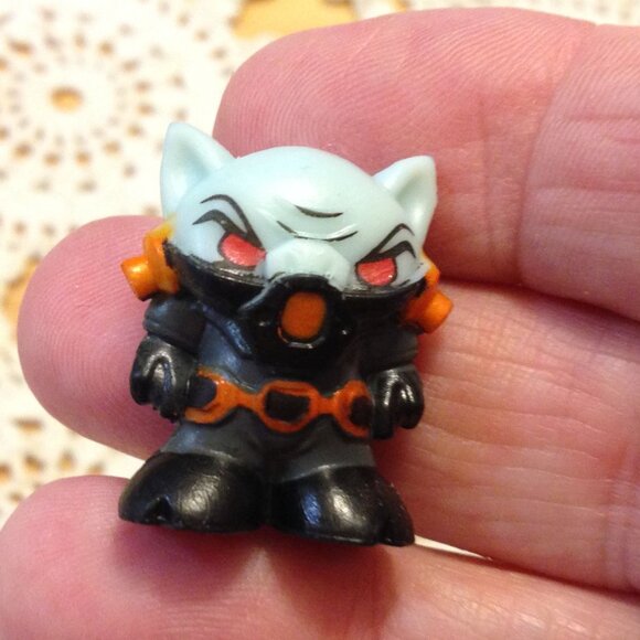 Ready2Robot mini figs build, swap, battle series 1 - Picture 4 of 6